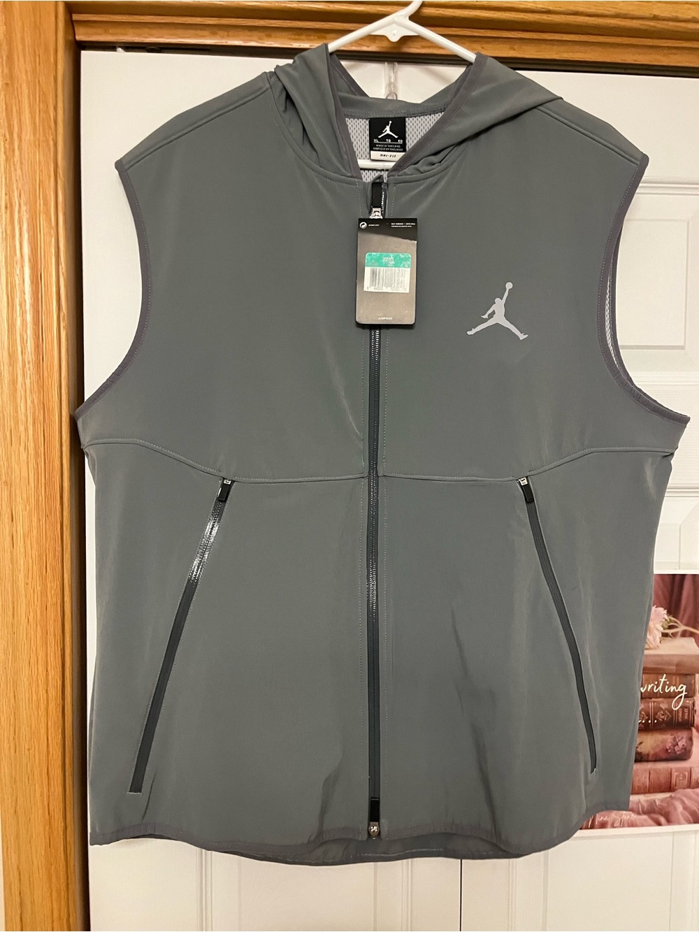 Jordan Men’s Gray Sleeveless Hooded Vest with Jumpman Logo